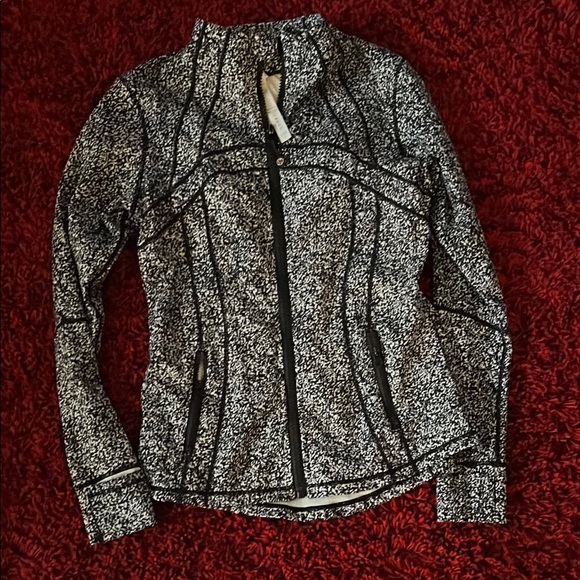 Lululemon Zip-Up Jackets (2) included - Picture 5 of 7